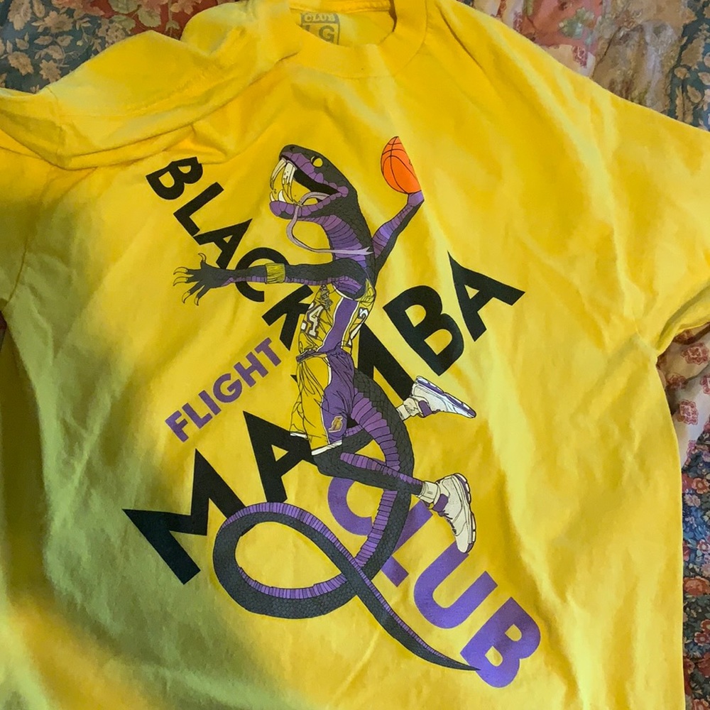 Yellow Kobe black mamba flight club t-shirt